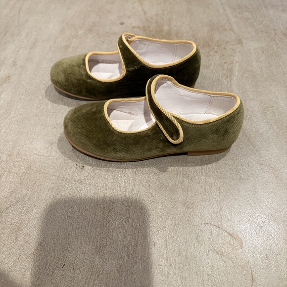 Charming Olive Kids Mary Jane Dress Shoes - Picture 3 of 7